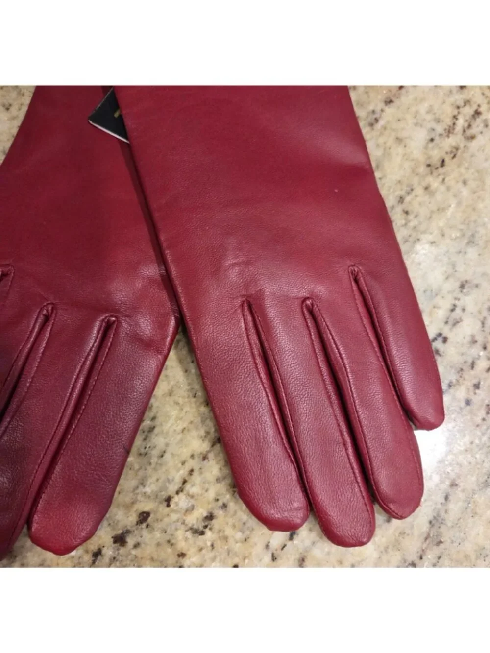 New! Isotoner Womens 7.5 /M Red Leather Gloves Thinsulate Lined 40 gram 88325